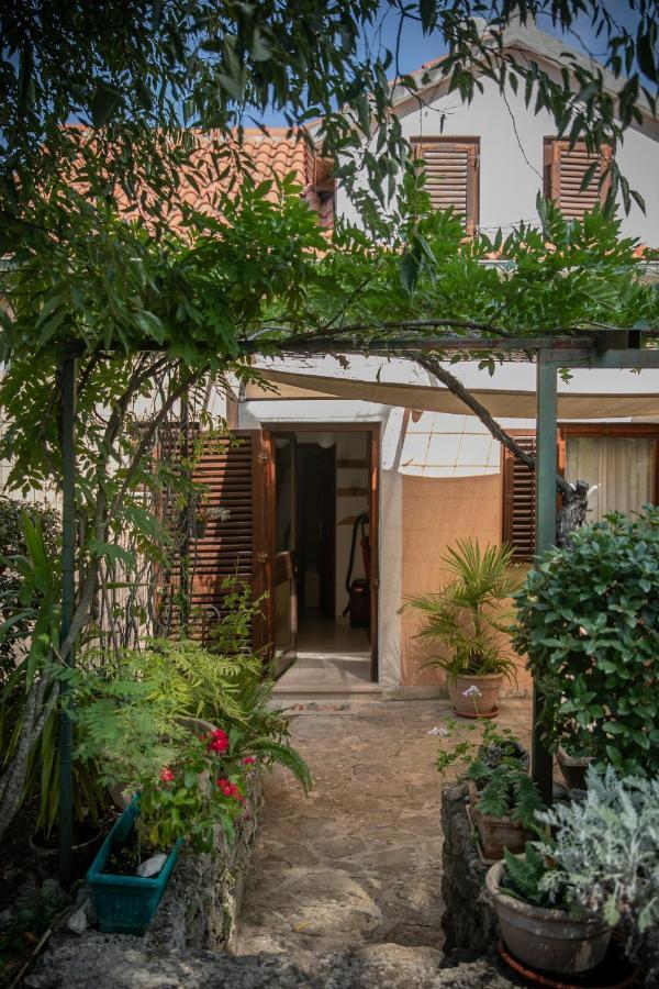 Apartman Silna Your New Home With Terrace And Garden Bobovisca Luaran gambar